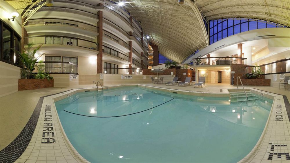 Holiday Inn Oakville Centre By Ihg Ngoại thất bức ảnh