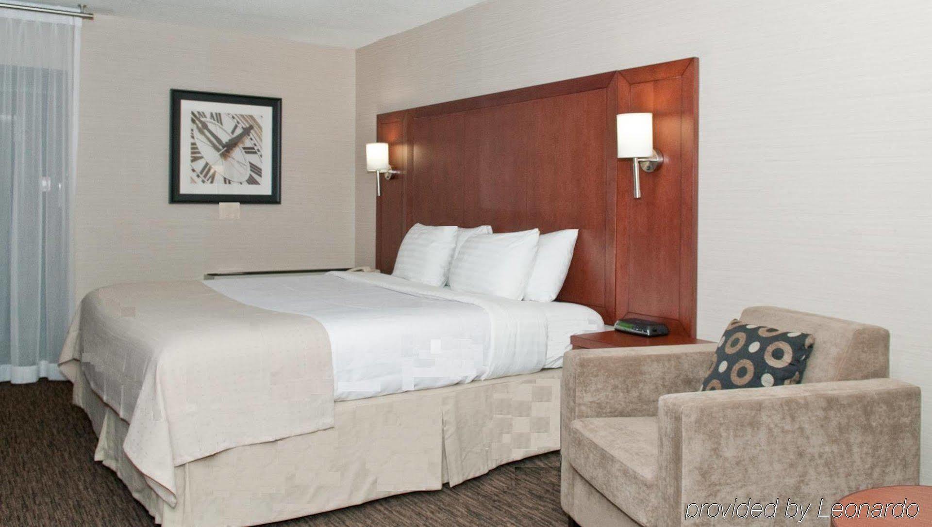 Holiday Inn Oakville Centre By Ihg Ngoại thất bức ảnh